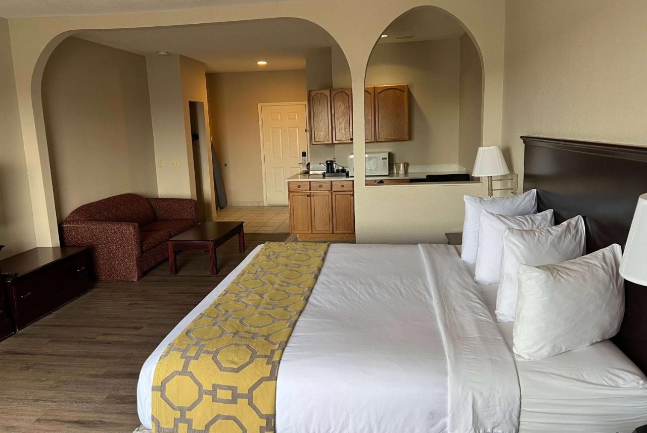 Baymont By Wyndham Houston Brookhollow Exterior photo